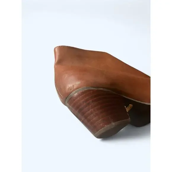 Vintage GH Bass Women's Gold Toggle Cognac Brown Leather Ankle Boots 9 W Classic - Picture 3 of 12